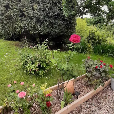 La Mirabelle Oda ve Kahvaltı Montazeau