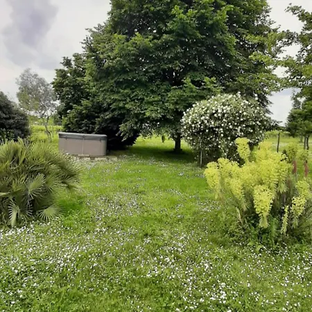 Oda ve Kahvaltı La Mirabelle Montazeau