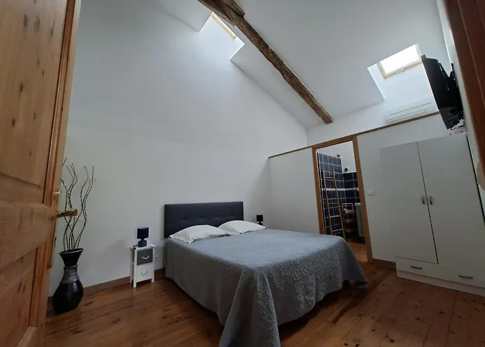 La Mirabelle Bed & Breakfast Montazeau